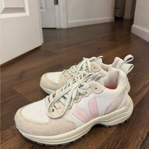 Veja Women's Sneakers - Cream and Pink